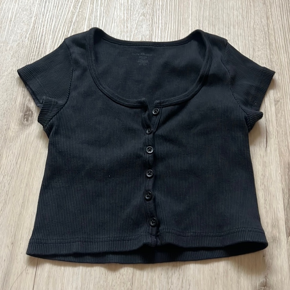 Brandy Melville black button up crop top